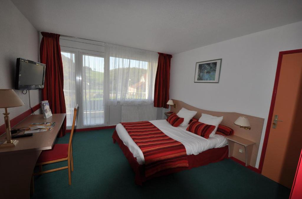 Hyevre-Paroisse Hotel | Le Relais De La Vallee