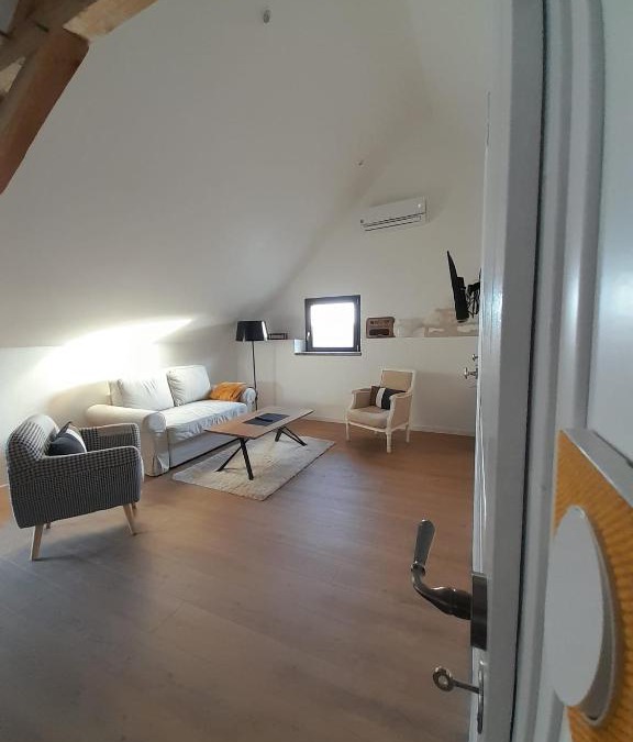 Saint-Nicolas-de-Bourgueil Apartment | Le Repaire de Bacchus