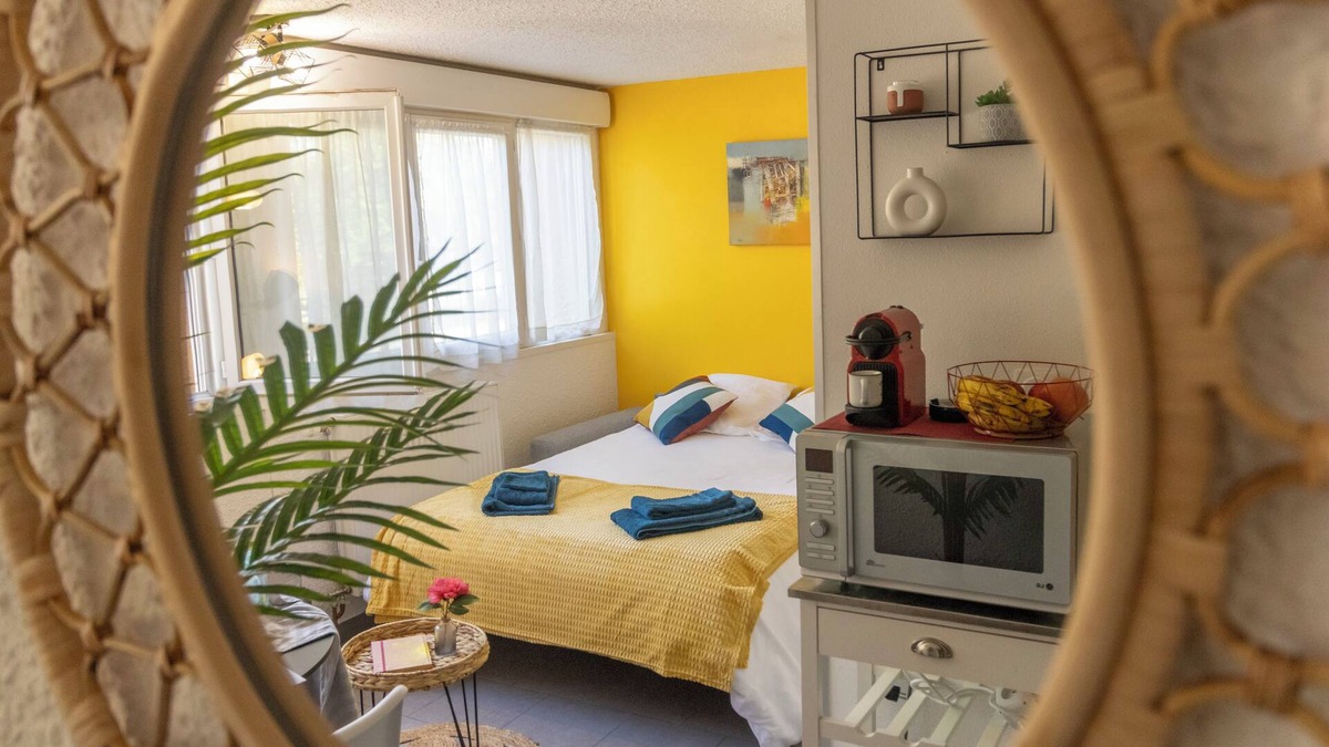 Albi Apartment | Le Rochegude,Park view - Parking - Railway station