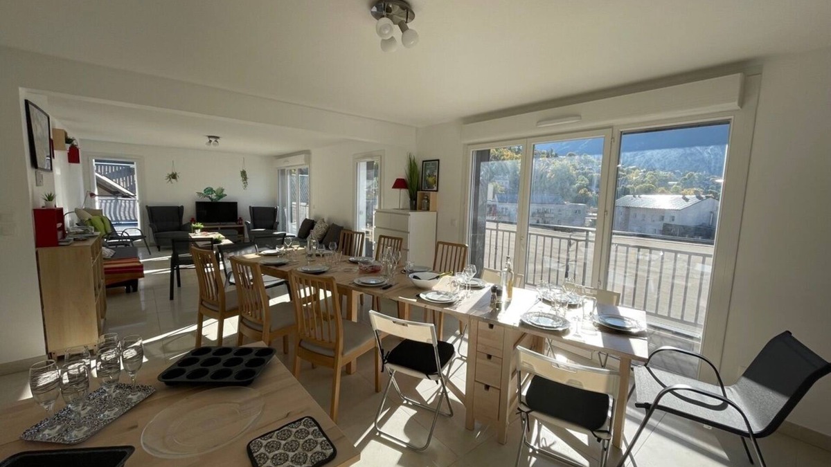 Briancon Apartment | Le Roof-top * 100m2 + terrace 100 m2 - Sleeps 8 -