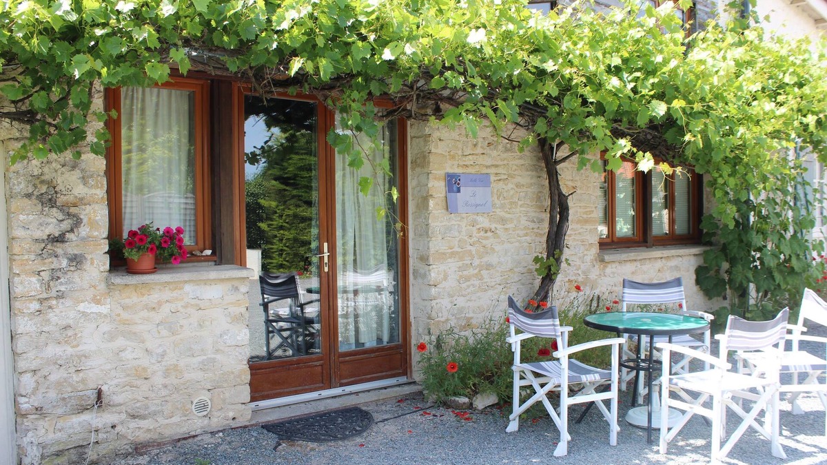Puyravault Cottage | 'Le Rossignol' - Three bedroom stone cottage - Marais Poitevin