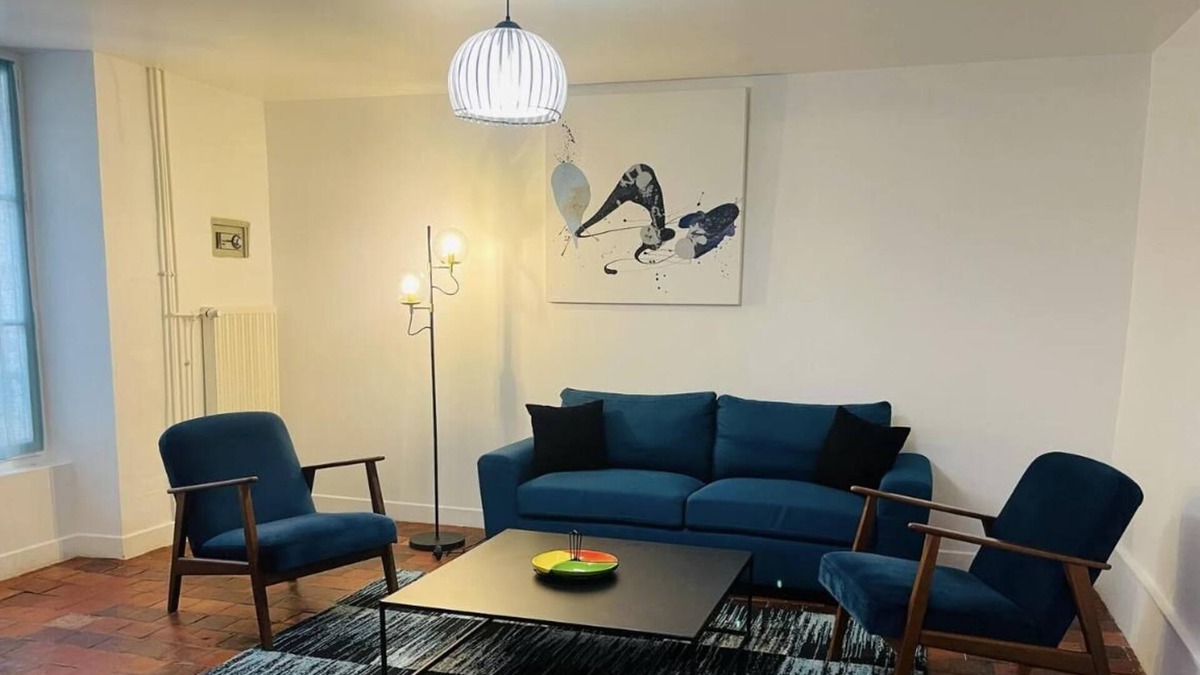 Auxerre Apartment | Le Rubik's Cube-Apartment-Designer-Ensuite with Bath-City view