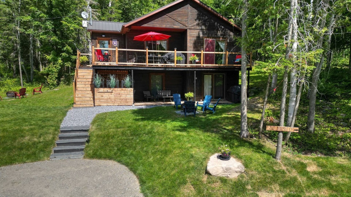 Pohenegamook Ski Chalet | LE RUSTIQUE MODERNE DÉTENTE