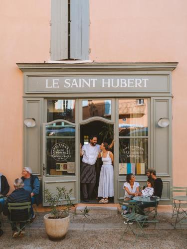Saint-Saturnin-les-Apt Hotel | Le Saint Hubert