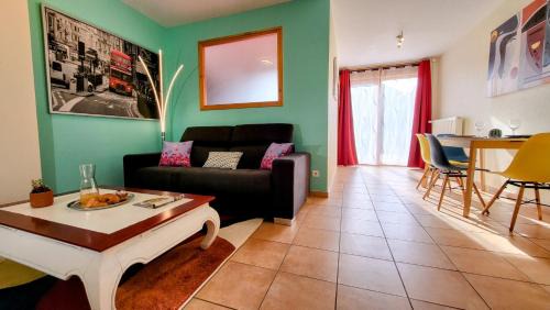 Saint-Lupicin Apartment | Le Saint Lupicin - Terrasse - Proche pistes