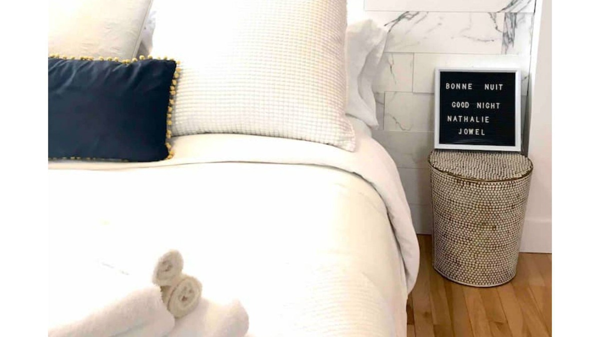 Mauricie Apartment | Le Sainte-Julie Downtown Loft & Parking