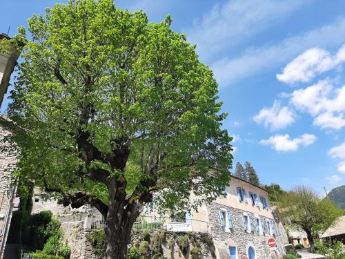 Menee Bed & Breakfast | Le Sareymond
