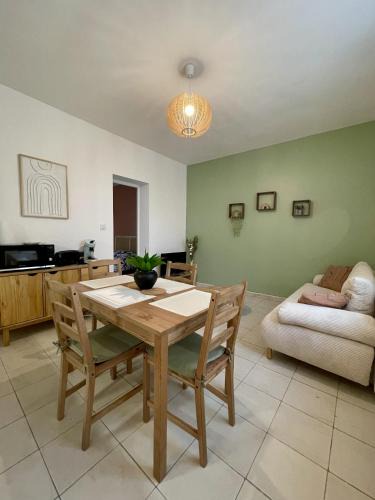 La Suze-sur-Sarthe Apartment | Le Scandinave Gare Riviere 4p Reve au Mans