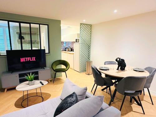 Pont-de-Veyle Apartment | Le Scandinave - PROCHE MACON - PARKING GRATUIT - NETFLIX - FIBRE