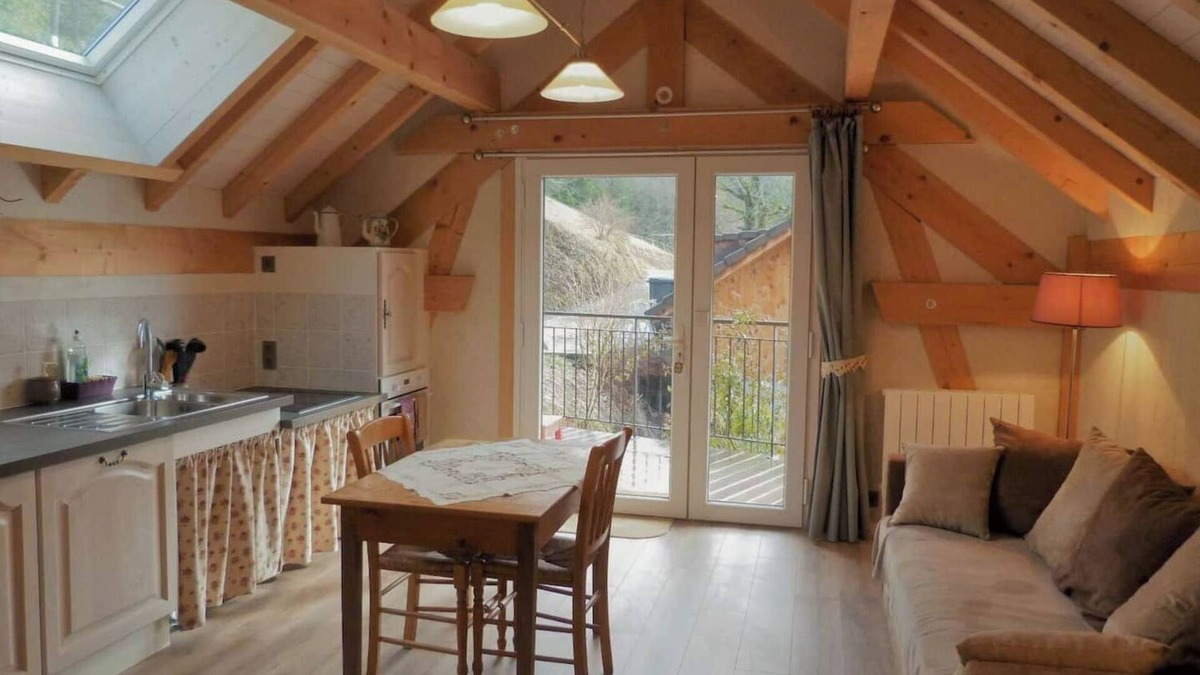 Talloires-Montmin Cottage | Le Solaret - Gîte cosi with view - PMR