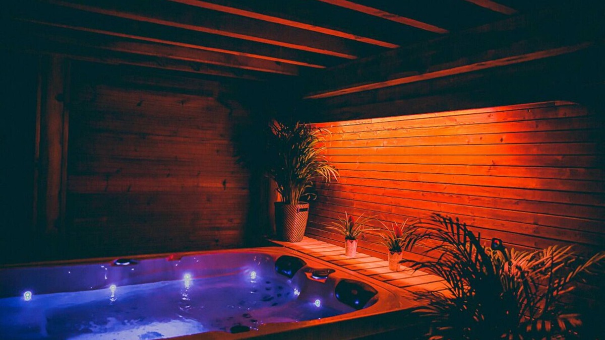 Aye Cabin | Le Spa du Cabanon: Cabanon de Luxe Avec Spa Entièrement Privatif