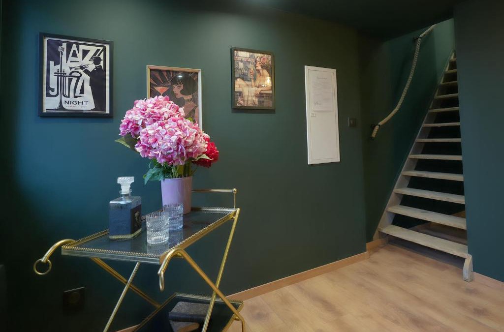 Luxeuil-les-Bains Apartment | Le Speakeasy - Escape Room et ça Terrasse Privée