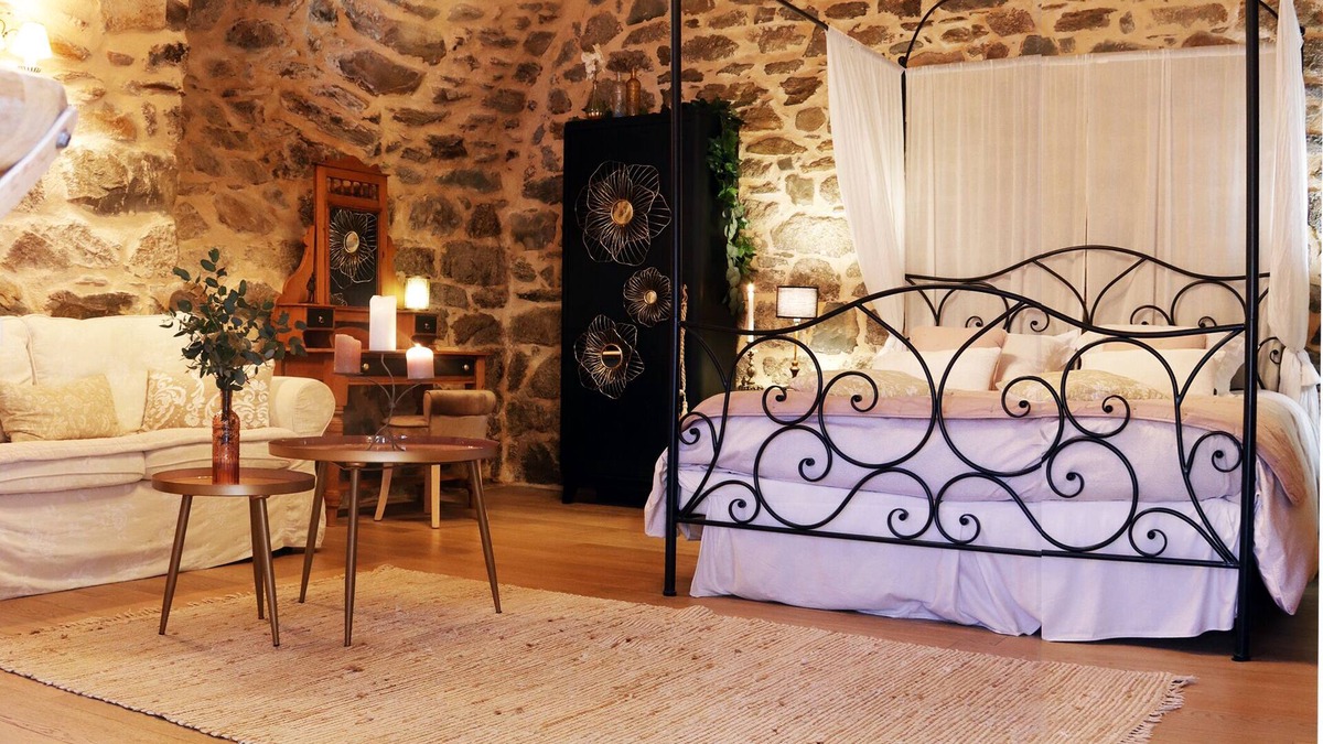 Entraygues-sur-Truyere Cottage | Le Studio: Charming cottage in Aveyron in the heart of the Lot valley