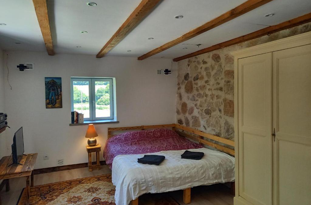 Cussy-en-Morvan Bed & Breakfast | Le Studio du Crot Noir
