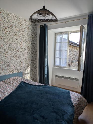 Oradour-Saint-Genest Apartment | Le studio du Sabotier