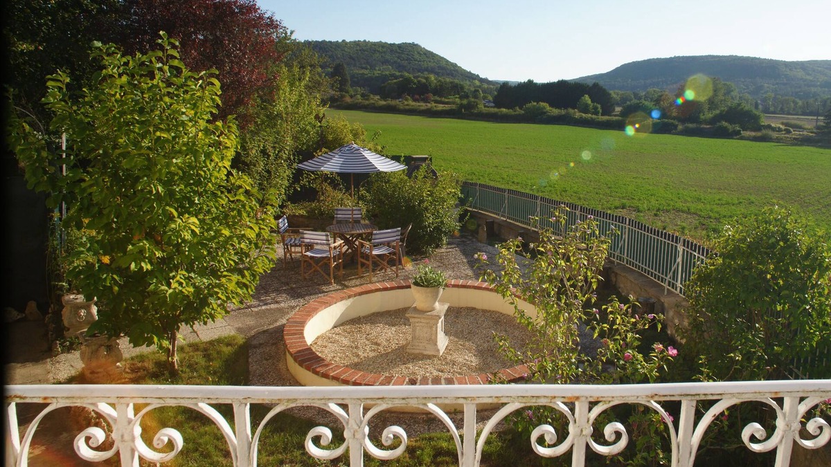 Sermizelles House | Le Trefle de l'Impériale House with garden, terrace 10 min:Avallon/Vezelay