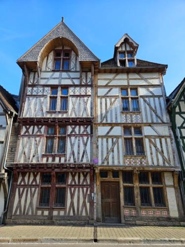 Old Town Apartment | Le Valentin - 2 chambres - 4personnes - 109m2