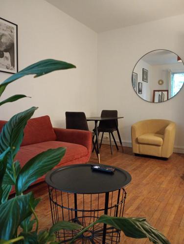 Quartier des Eaux-Claires Apartment | Le Vallier Catane