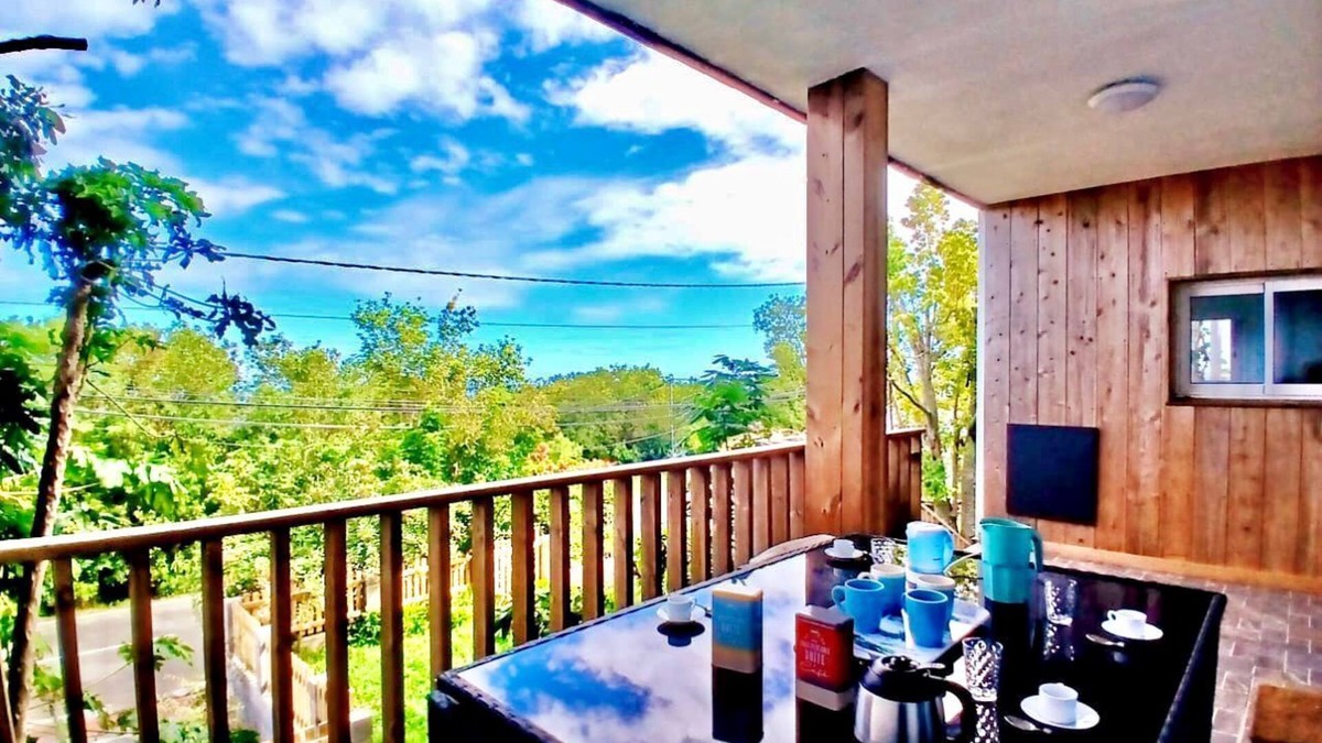Montvert-les Bas Apartment | Le Vanillier, T4 with sea view near St Pierre