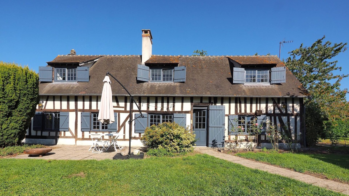 Francheville House | Le Verdoyant - Three Bedroom House, Sleeps 8