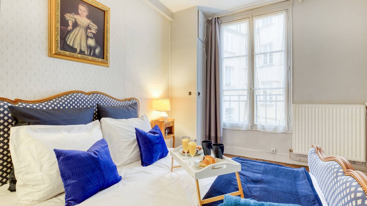 Notre-Dame Apartment | "Le Versailles" 2 minutes walk 🚶 ♀️ from the Castle 👑