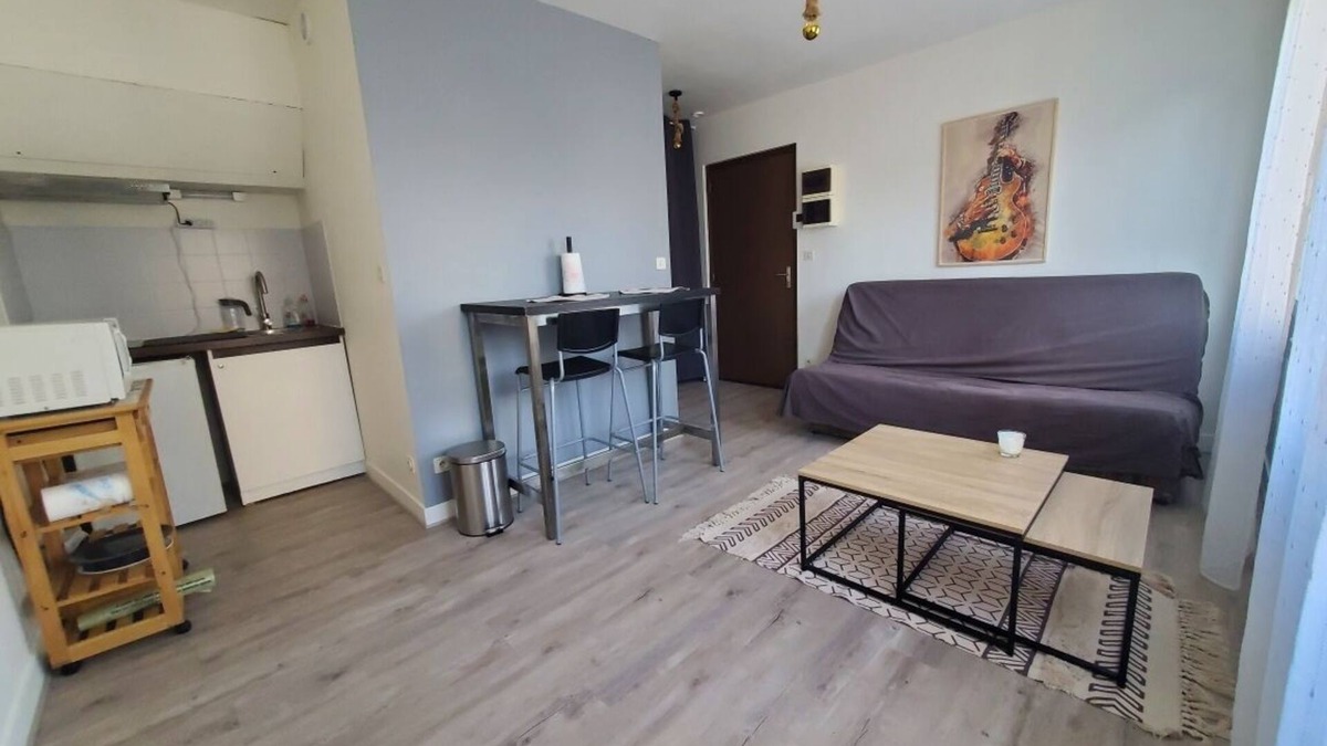 Chartres Apartment | le Victor Verdure