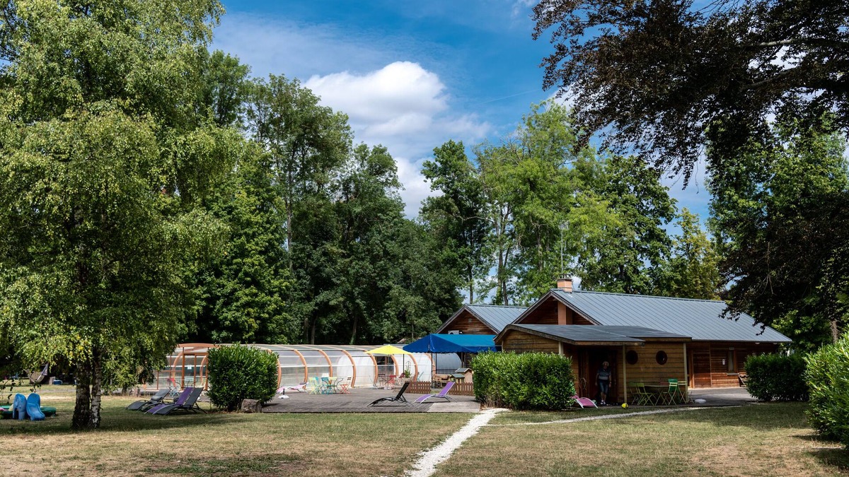 Bar-sur-Aube RV Rental | Le Village de la Champagne - Slowmoov