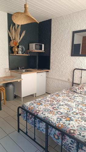 Chasseneuil-du-Poitou Apartment | Le WORLD, studio 3 minutes from Futuroscope