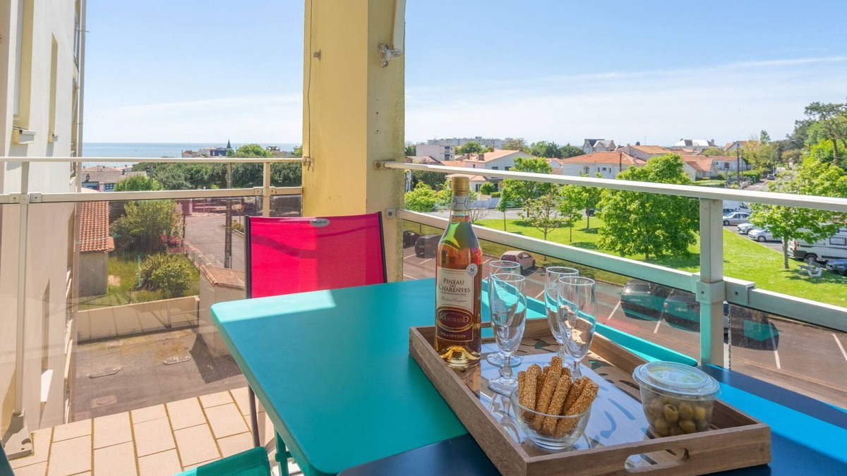 Pontaillac Apartment | Le Yachting by Interhome