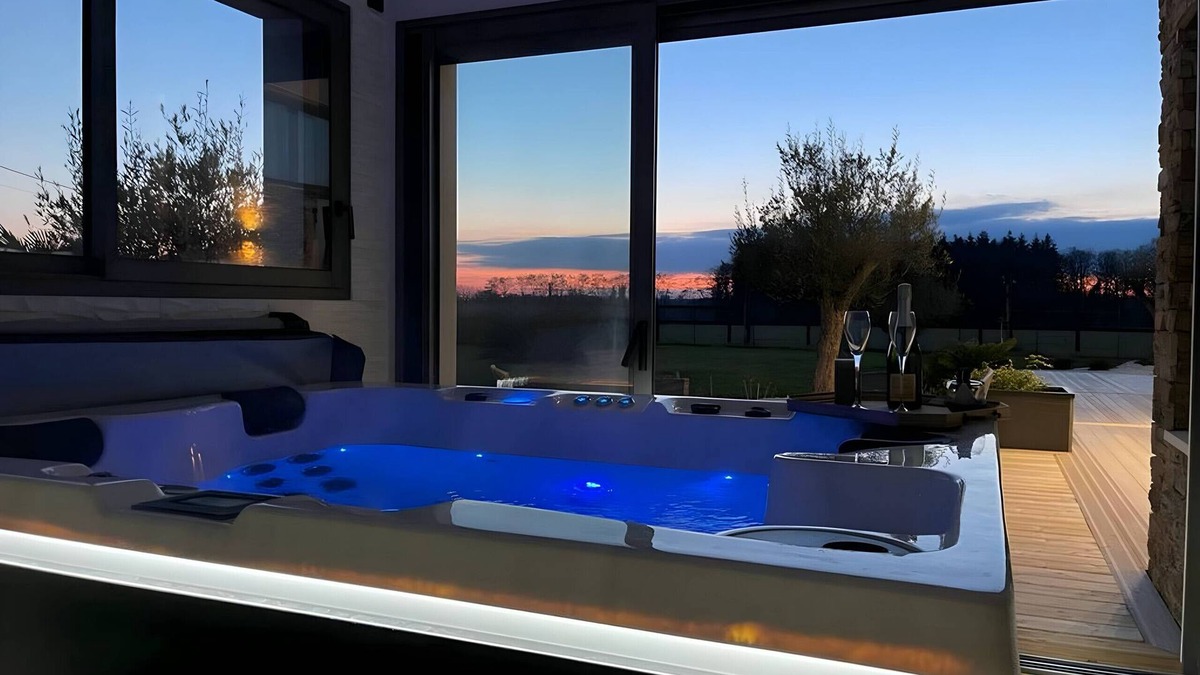 Saint-Corneille Villa | Le Yucca Spa - Jacuzzi - 8p - Rêve au Mans