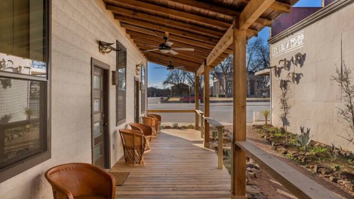 Mason Apartment | Lea Lou Lodge #3 on the Square