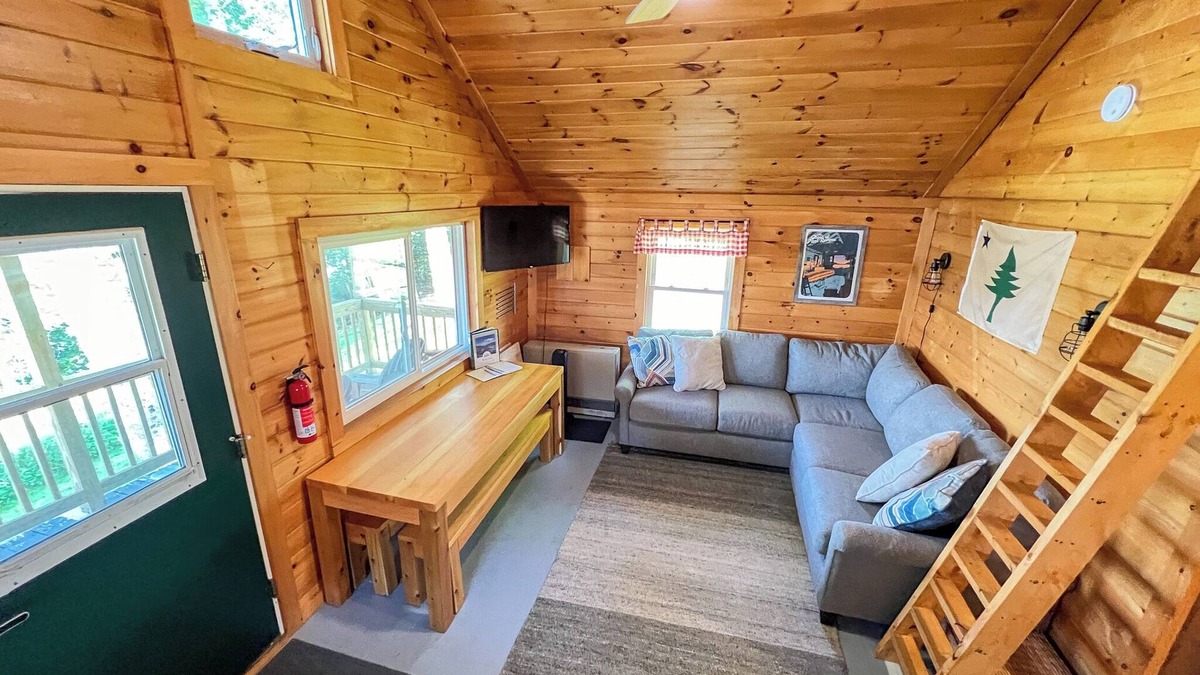 Rangeley Cabin | Leaf Peeping Lakefront Escape on Rangeley Lake