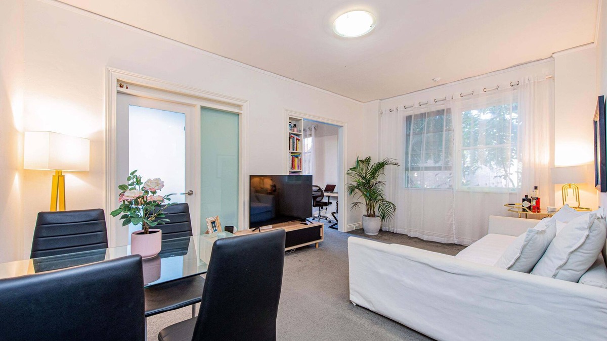 Bondi Beach Apartment | Leafy Coastal Haven in Bondi Beach