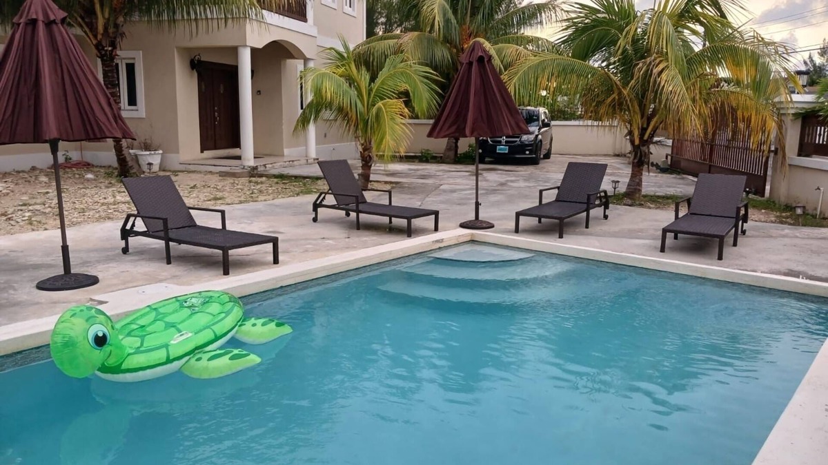 Nassau Apartment | Leah's Heaven #1 - Sandrania Gardens Spacious Apt