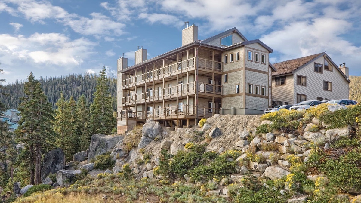 Tahoe Village Resort | Leave your worries at the door!