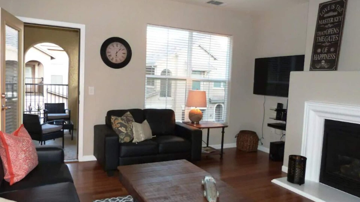 North Natomas House | LeDawn-Next To Airport Downtown Arena Pool SpaGym