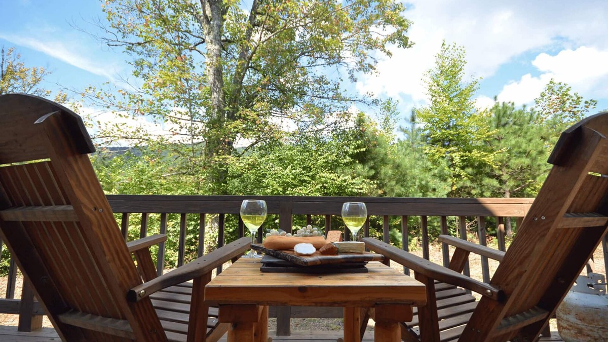 Robbinsville Cabin | Ledbetter Ridge - Free Brewery Tours +Secluded Cabin w/Easy Access to Tail of