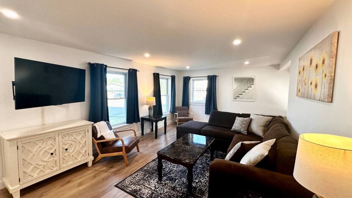 Dover-Foxcroft Apartment | Ledge - Apartment in Downtown