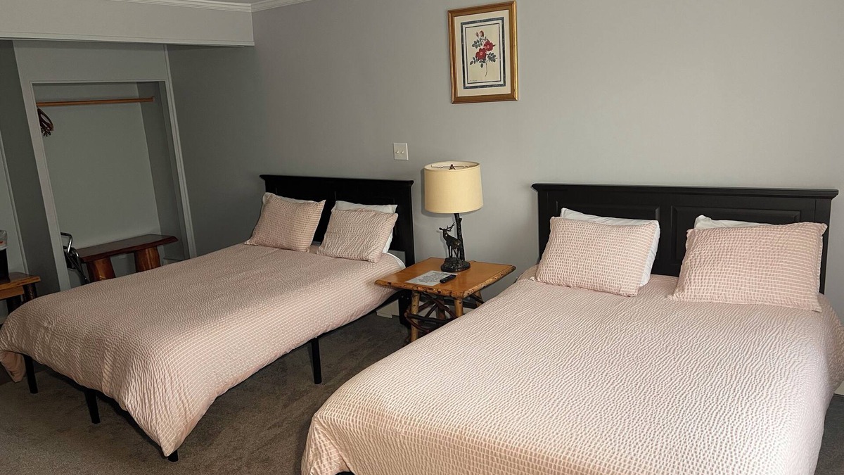 Wilmington Hotel | Ledgerock at Whiteface - Deluxe Double Room