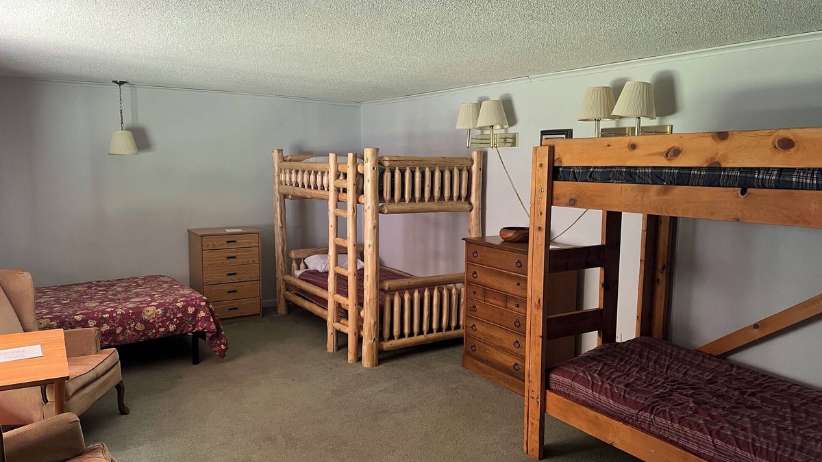 Wilmington Hotel | Ledgerock at Whiteface -Family Bunk Beds Room