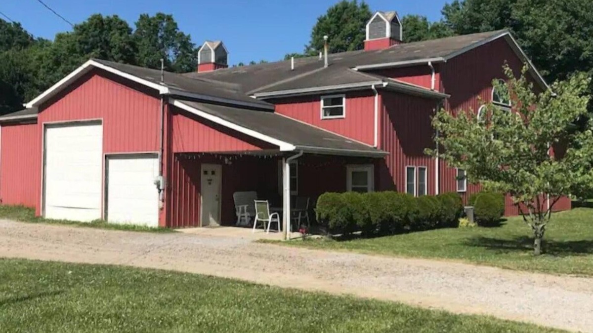 Bristolville House | Ledgestone Farms- Cozy Hideaway
