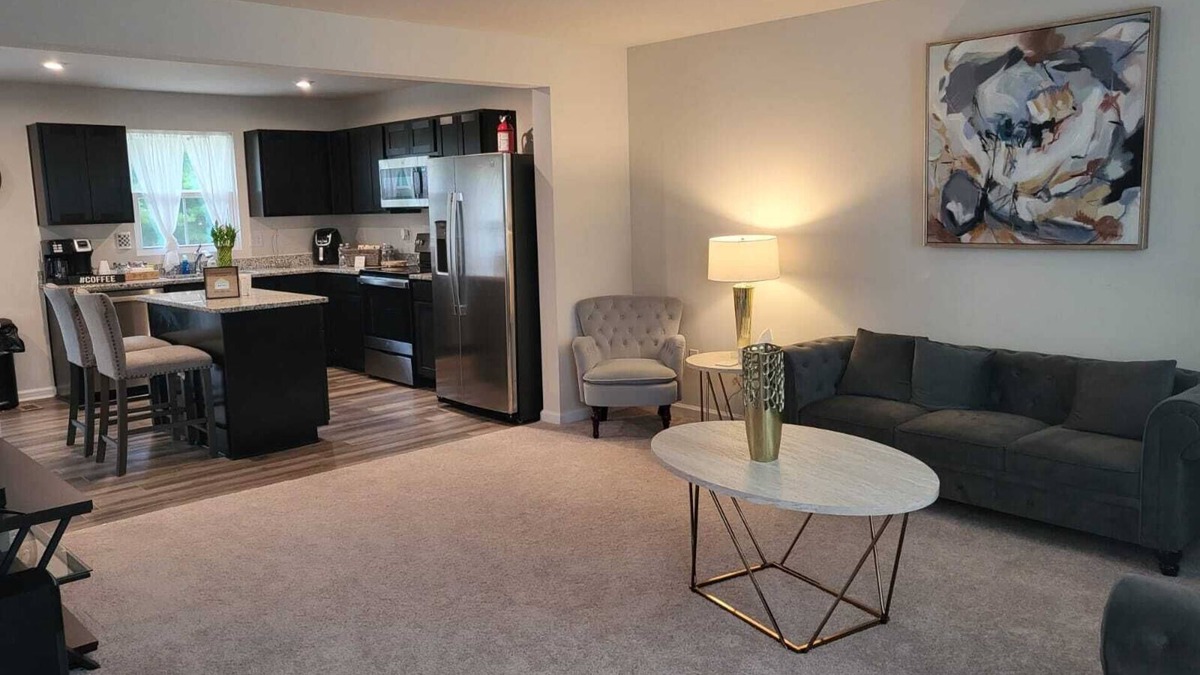 Milford House | Lee's Place Brand New 2BR Townhouse w/free parking