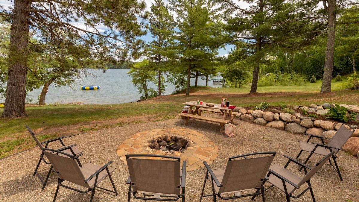 Walker Cabin | Leech Lake Cabin / Modern, Clean, Comfortable