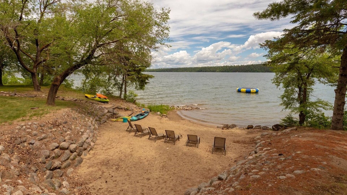 Walker Cabin | Leech Lake Cabin / Modern, Clean, Comfortable