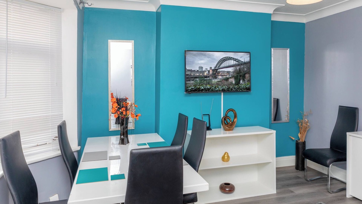 Headingley House | Leeds Super Spacious House