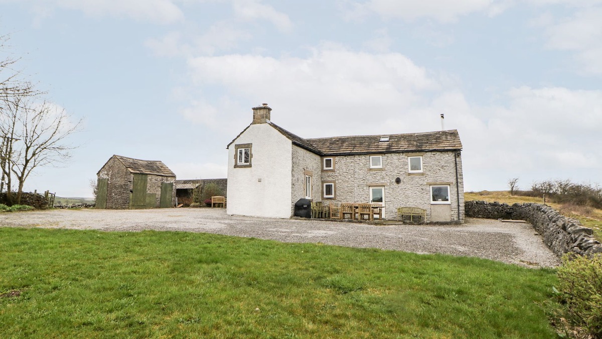 Millers Dale Cottage | LEES FARM, pet friendly, character holiday cottage in Priestcliffe
