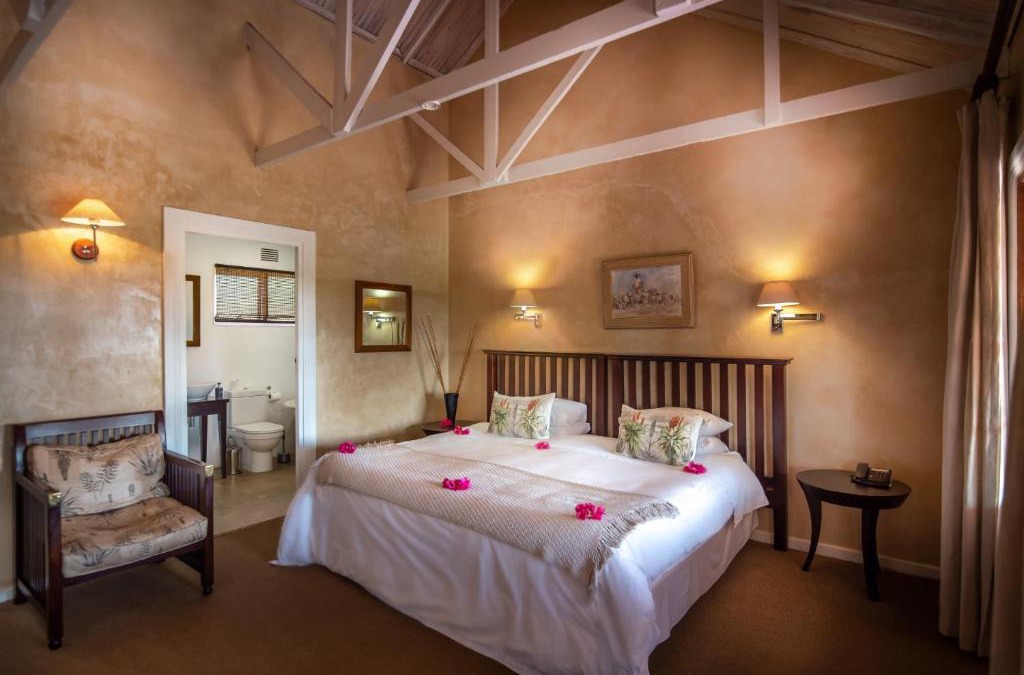 Paterson Cabin | Leeuwenbosch Shearers Lodge - Amakhala Game Reserve
