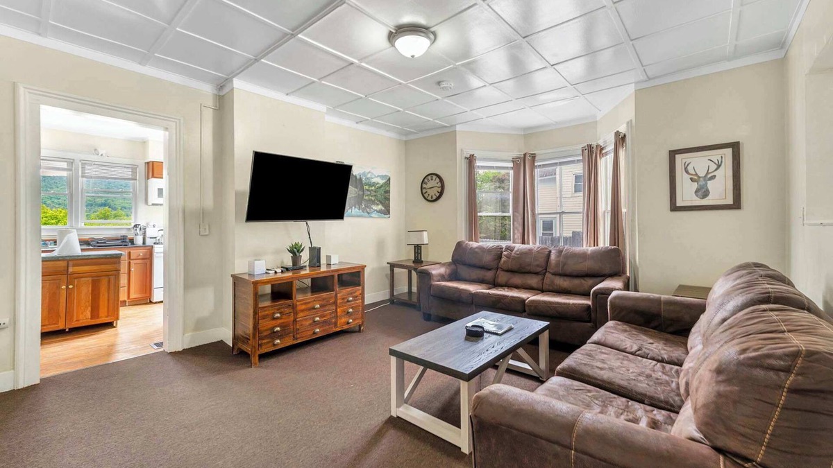 Oneonta House | Left Field - All Star Baseball Rentals
