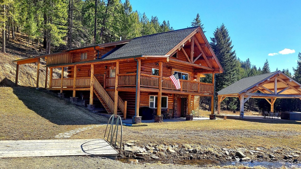 Libby Cabin | Legacy Lodge - Log Home Retreat - 5 bed 2 bath with stunning mountain views !