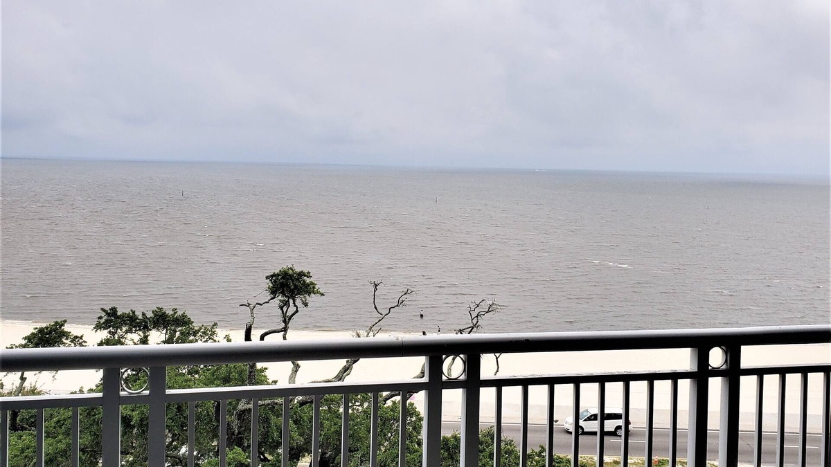 Gulfport Condo | Legacy Tower II #602 Overlooks the beautiful Gulf!